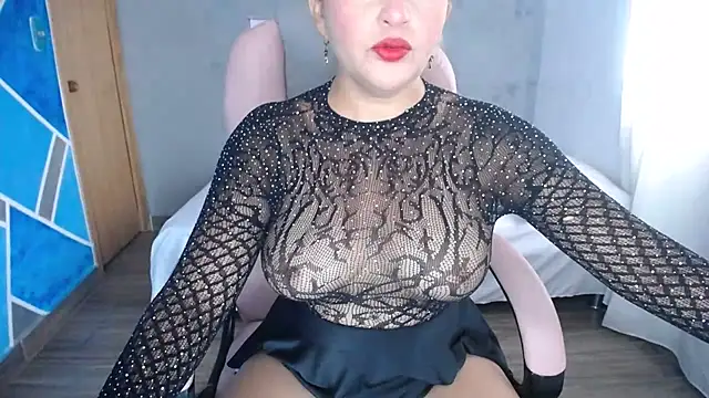 MeganMilF2 online show from February 15, 6:23 pm