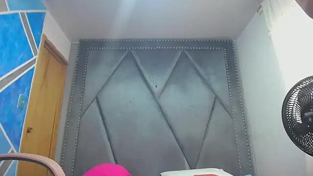 MeganMilF2 online show from February 17, 1:07 pm