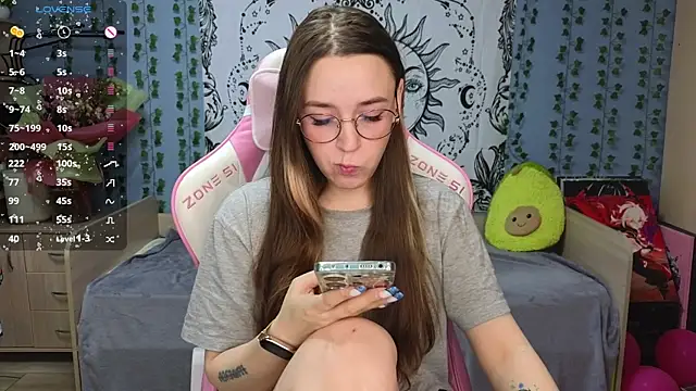 Sweet frosti online show from February 4, 3:00 am