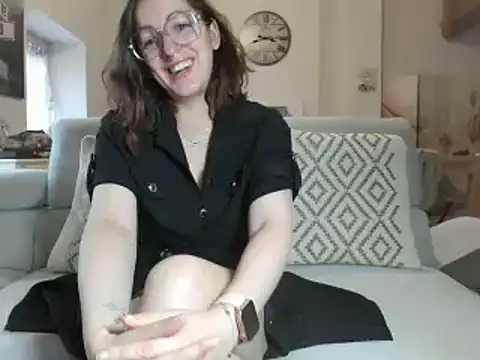Snapshot of prunelle_sexy chatting on October 18, 6:16 am prunelle sexy online show from October 18, 6:16 am