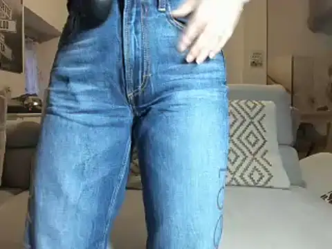 Snapshot of prunelle_sexy chatting on October 25, 6:10 am prunelle sexy online show from October 25, 6:10 am