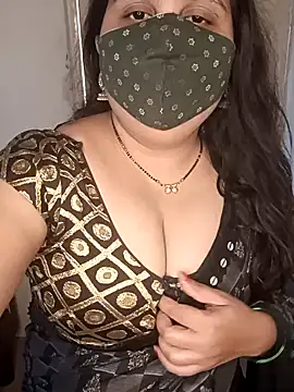 Snapshot of Love-priya chatting on December 18, 6:10 am Love-priya online show from December 18, 6:10 am