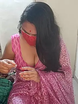 Snapshot of Love-priya chatting on January 1, 5:44 pm Love-priya online show from January 1, 5:44 pm