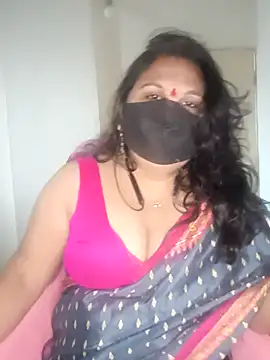 Snapshot of Love-priya chatting on November 7, 8:03 am Love-priya online show from November 7, 8:03 am