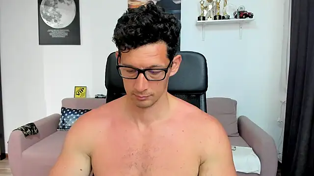 BrutusK08 online show from June 19, 5:56 am