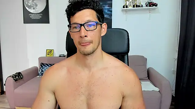 BrutusK08 online show from June 22, 5:59 am