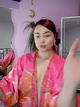 Snapshot of Lia_Roxx chatting on March 4, 5:41 pm Lia Roxx online show from March 4, 5:41 pm