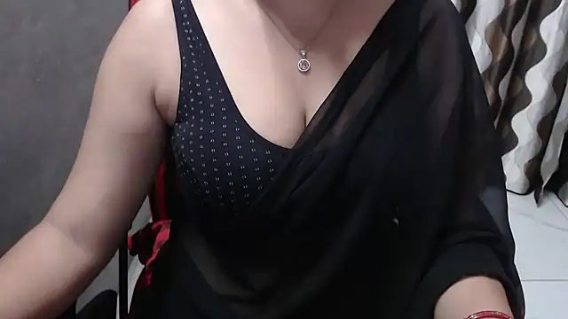 Snapshot of Kaur_Jannat chatting on December 17, 6:09 pm Kaur Jannat online show from December 17, 6:09 pm