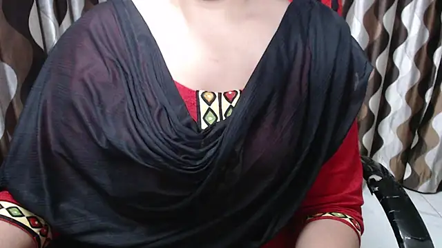 Snapshot of Kaur_Jannat chatting on February 20, 6:24 pm Kaur Jannat online show from February 20, 6:24 pm