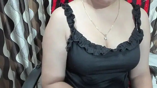 Snapshot of Kaur_Jannat chatting on October 5, 5:44 pm Kaur Jannat online show from October 5, 5:44 pm