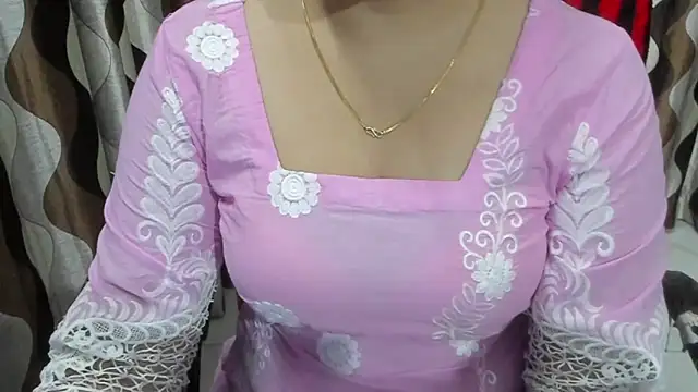 Snapshot of Kaur_Jannat chatting on November 11, 6:30 pm Kaur Jannat online show from November 11, 6:30 pm