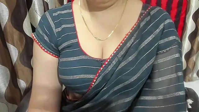 Snapshot of Kaur_Jannat chatting on November 25, 5:57 pm Kaur Jannat online show from November 25, 5:57 pm