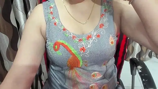 Snapshot of Kaur_Jannat chatting on November 27, 5:37 pm Kaur Jannat online show from November 27, 5:37 pm