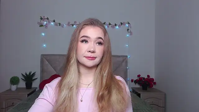 StacyYellig online show from April 19, 8:44 pm