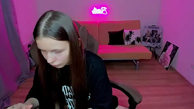 HelloRoxy online show from October 6, 7:00 pm