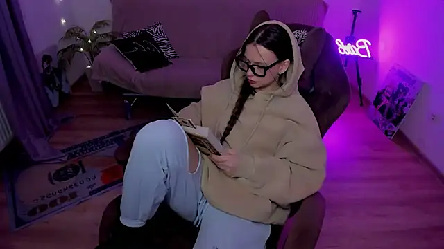 HelloRoxy online show from March 14, 8:58 pm