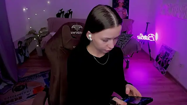 HelloRoxy online show from March 16, 11:31 pm