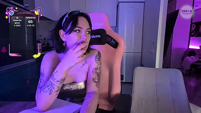 GroteskJane online show from May 9, 3:28 pm