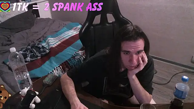 Snapshot of izilizi_23 chatting on November 18, 6:56 pm izilizi 23 online show from November 18, 6:56 pm