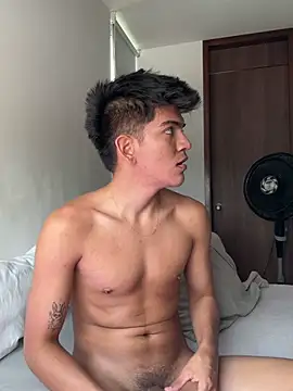 santiago 01 online show from December 15, 4:15 pm