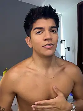 santiago 01 online show from March 11, 9:21 pm