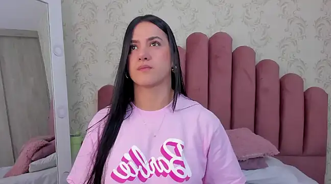 Snapshot of Bella_Fior chatting on January 14, 12:54 am Bella Fior online show from January 14, 12:54 am