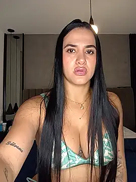 Snapshot of Bella_Fior chatting on August 2, 8:18 pm Bella Fior online show from August 2, 8:18 pm