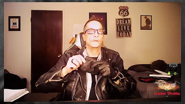 LeatherBrudda69 online show from January 8, 6:26 am