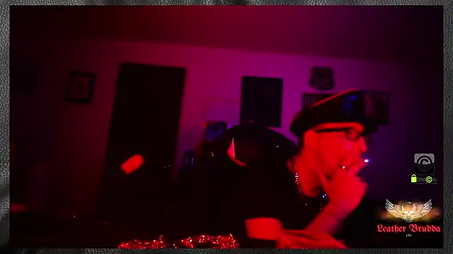 LeatherBrudda69 online show from April 23, 5:08 am