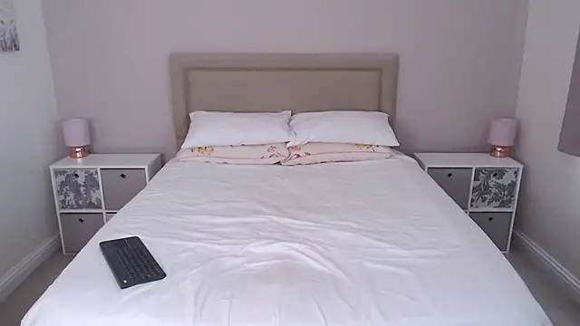 British Goddess Anna online show from May 31, 8:10 am