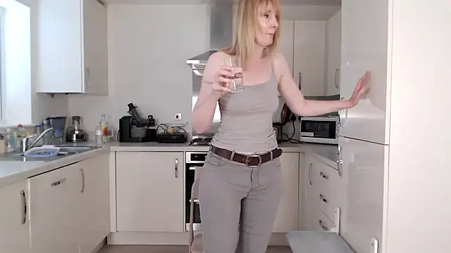 British Goddess Anna online show from July 4, 8:09 am