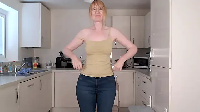 British Goddess Anna online show from July 19, 8:07 am