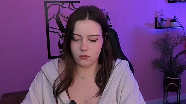 CoralineKeyns online show from March 6, 11:58 am