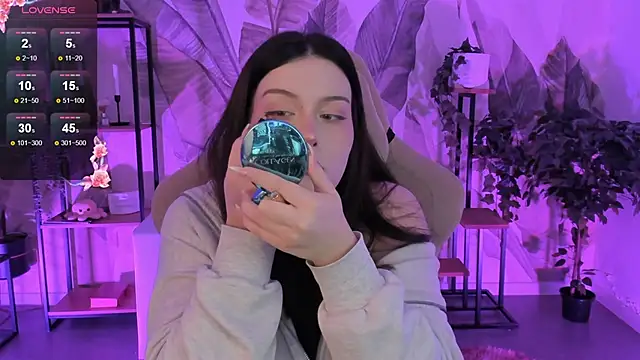 CoralineKeyns online show from September 13, 5:18 am