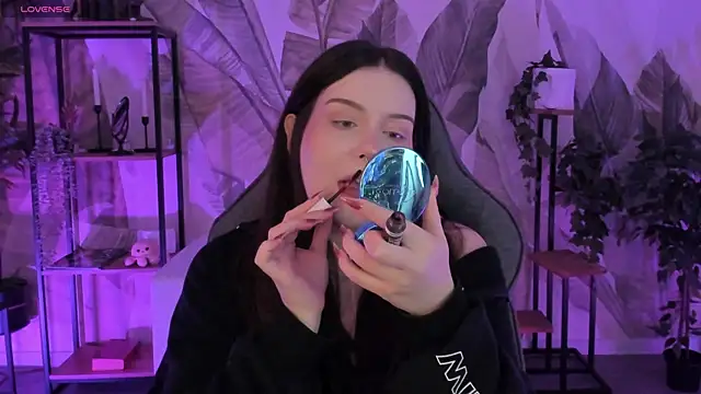 CoralineKeyns online show from September 27, 5:12 am