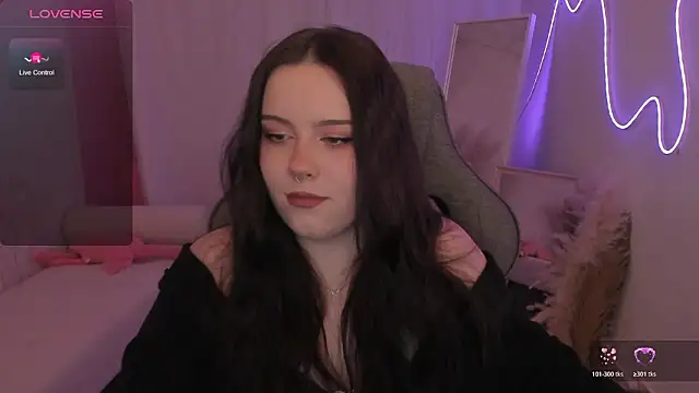 CoralineKeyns online show from February 20, 6:26 am