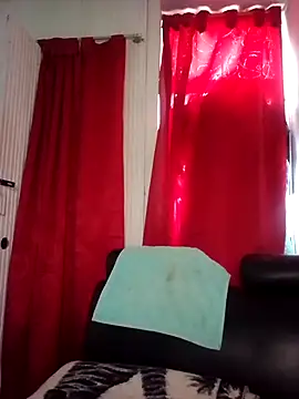 Snapshot of Cameron_puppy chatting on September 18, 3:47 pm Cameron puppy online show from September 18, 3:47 pm