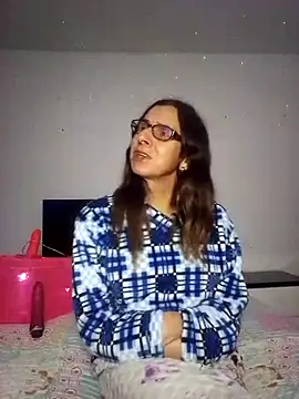 Snapshot of Cameron_puppy chatting on October 1, 7:36 am Cameron puppy online show from October 1, 7:36 am