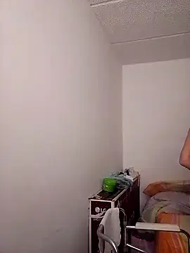 Snapshot of Cameron_puppy chatting on October 21, 5:35 pm Cameron puppy online show from October 21, 5:35 pm