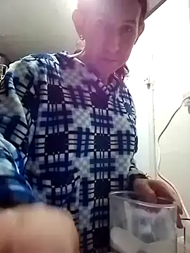 Snapshot of Cameron_puppy chatting on October 26, 9:31 pm Cameron puppy online show from October 26, 9:31 pm