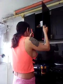 Snapshot of Cameron_puppy chatting on November 20, 6:07 pm Cameron puppy online show from November 20, 6:07 pm