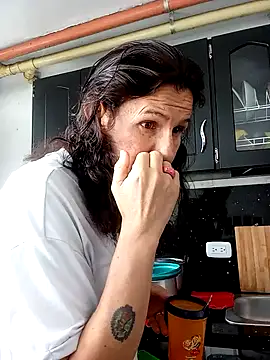 Snapshot of Cameron_puppy chatting on November 24, 5:34 pm Cameron puppy online show from November 24, 5:34 pm