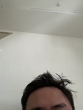 Snapshot of SkinniBoi chatting on May 16, 8:44 am SkinniBoi online show from May 16, 8:44 am