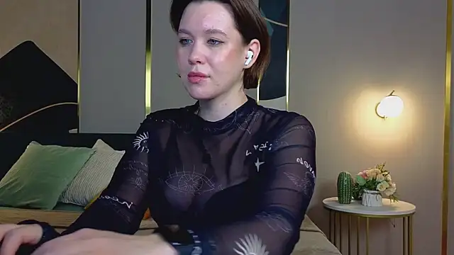 Snapshot of katy__moonj chatting on October 1, 1:00 am katy moonj online show from October 1, 1:00 am