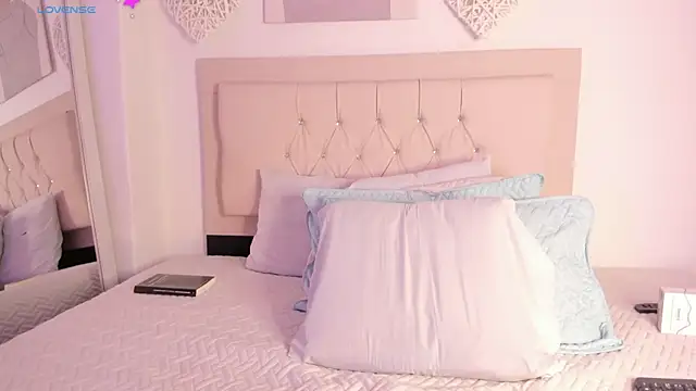 daiana curly online show from March 1, 5:49 pm