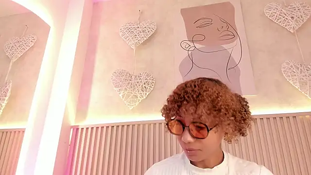 daiana curly online show from June 24, 7:13 pm