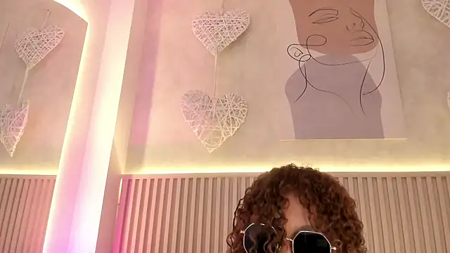 daiana curly online show from June 25, 8:24 pm