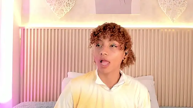 daiana curly online show from June 28, 3:45 am