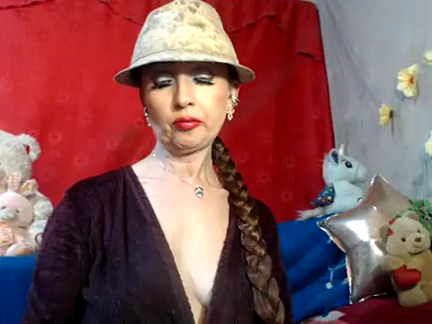 hottieperla online show from December 23, 8:25 pm