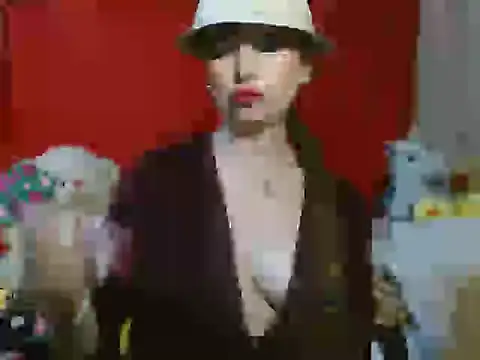 hottieperla online show from March 5, 9:00 pm